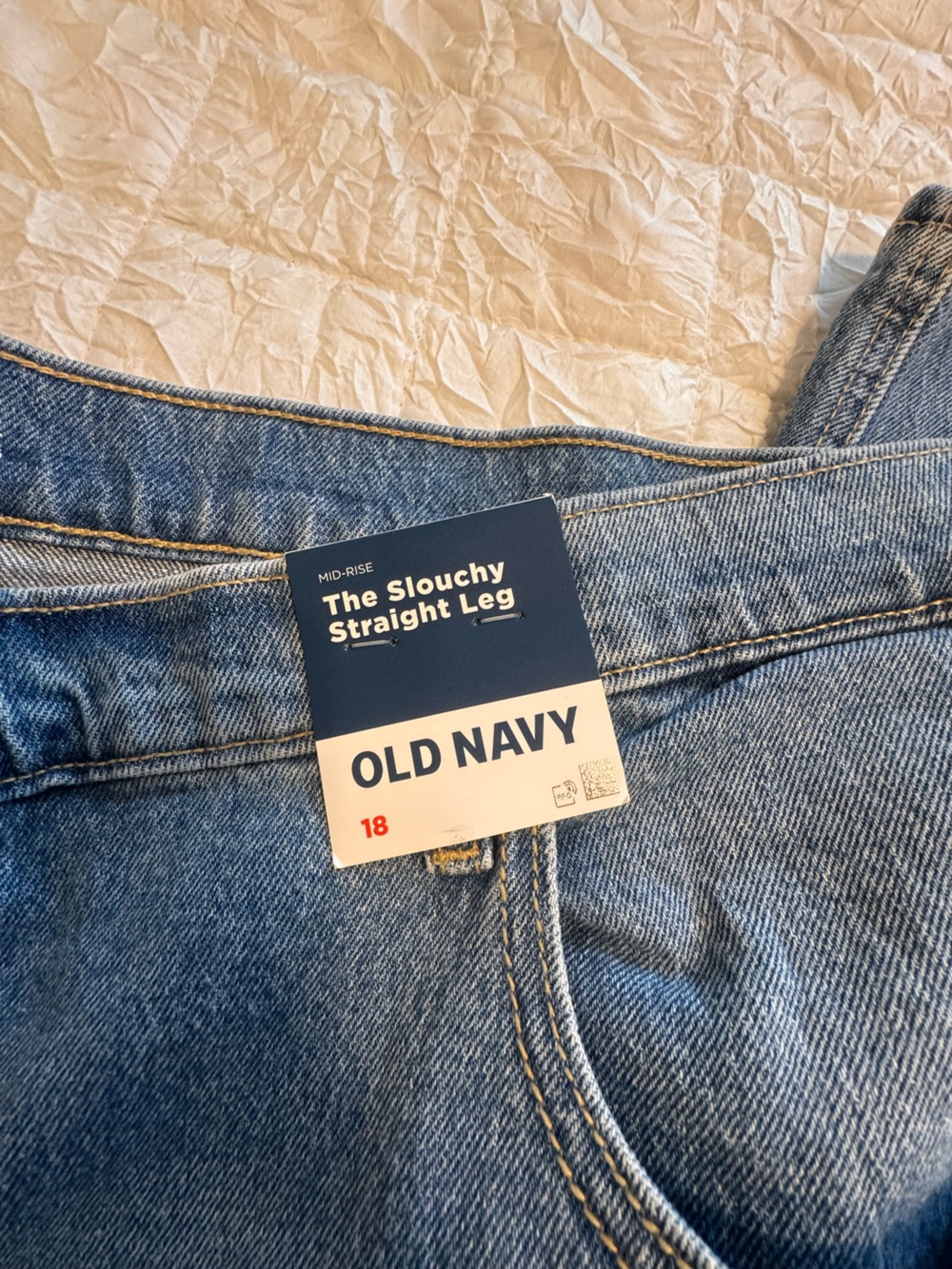 Old Navy Women's Light Blue Relaxed Fit Jeans - Picture 3 of 4